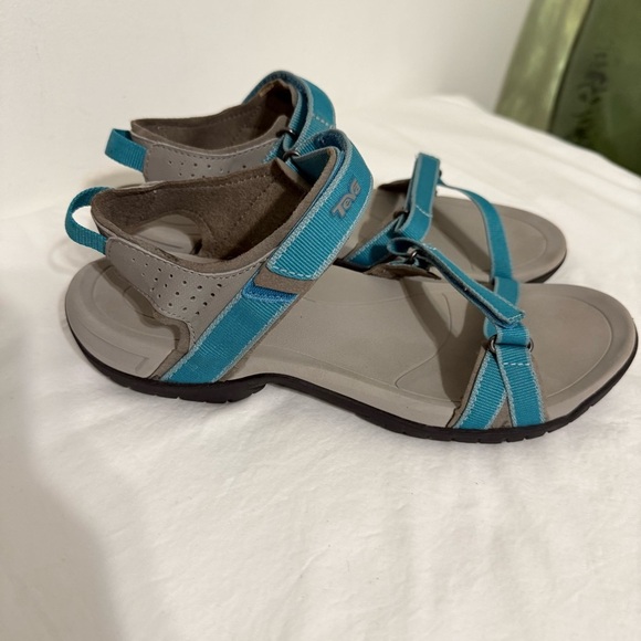 Women’s Teva Sandals with Blue and Gray Straps Size 9 - Picture 3 of 11
